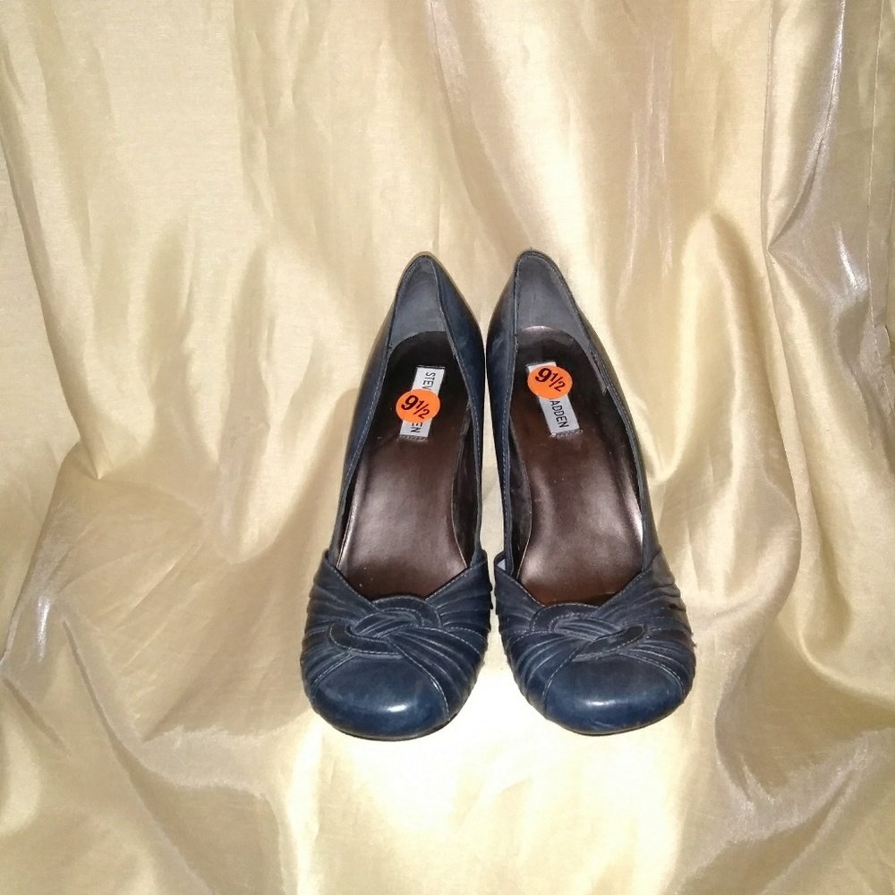 Steve Madden Blue leather wedge heels size 9.5
